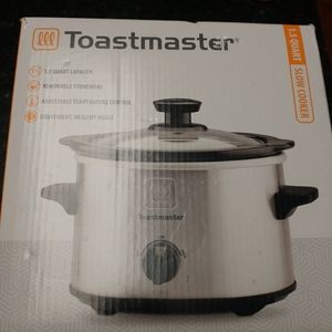 New in Box Toastmaster Silver 1.5 Quart Slow Cooker